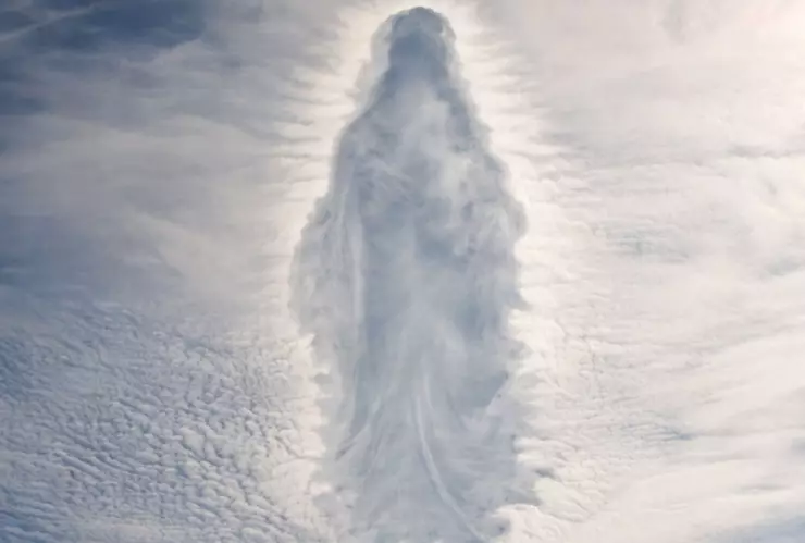 FOTOS: Captan nubes con forma de la Virgen de Guadalupe en el cielo de Puebla; sorprende a Oyameles