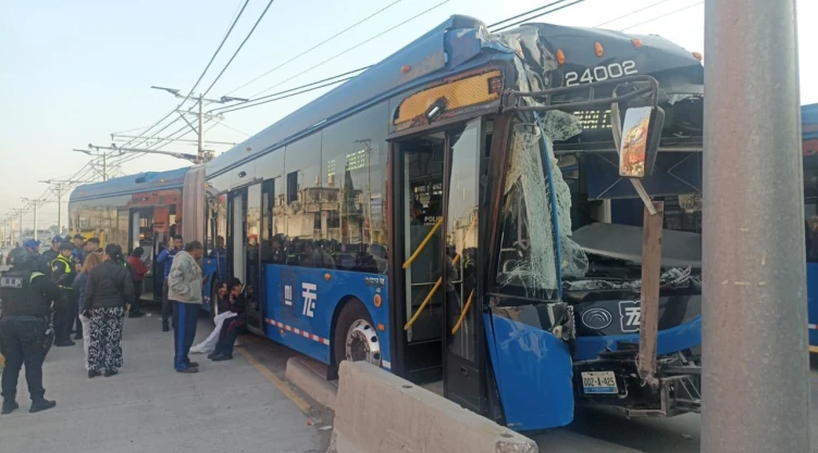 Accidente Trolebús Chalco hoy: Choque en Estación Covadonga deja 20 heridos