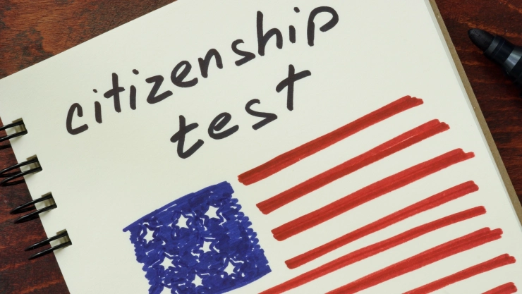 Una libreta sobre información de educación cívica de Estados Unidos.