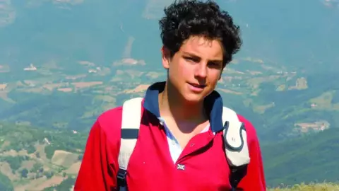 ¿Quién es Carlos Acutis, el santo patrono del internet?