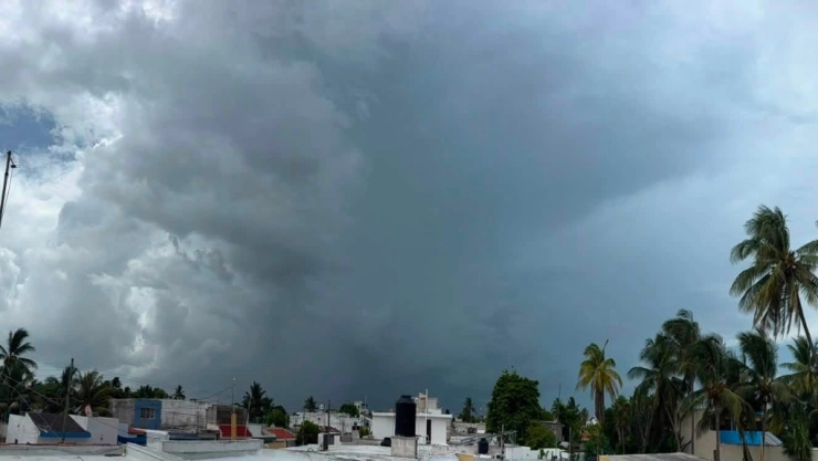 Celda de tormenta en Progreso surge hoy, miércoles 12 de agosto