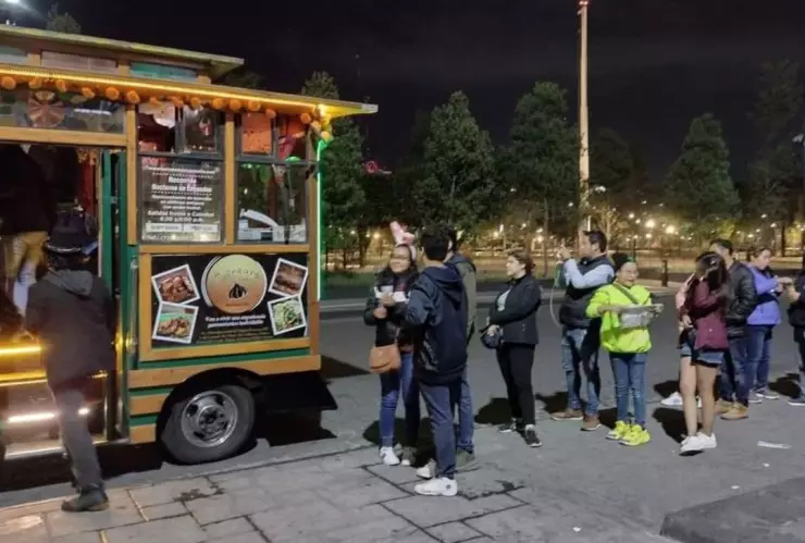 Costos y leyendas en el tranvía del terror en Toluca este Día de Muertos 2024