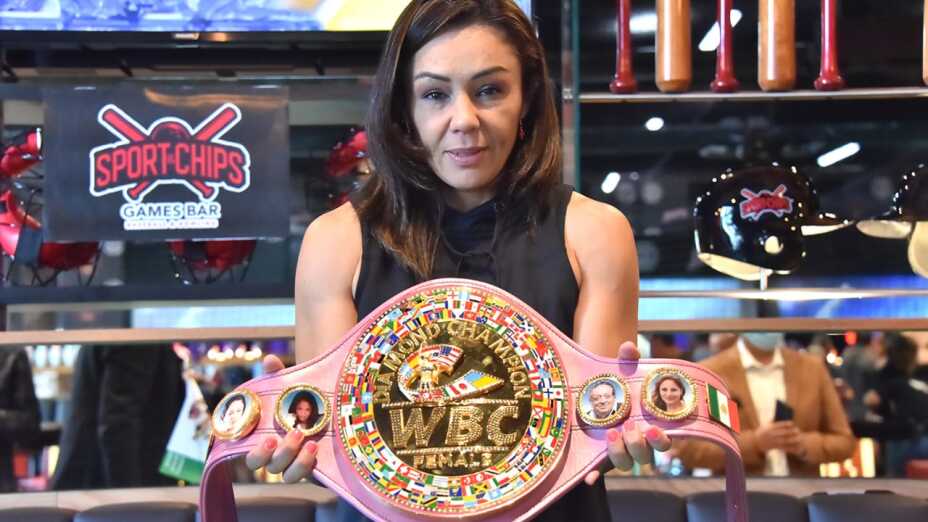 Jackie Nava Barby Juarez pelea