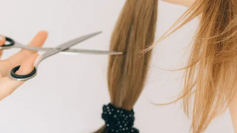 Estos son los mejores días de las fases de la Luna para que puedas cortarte el cabello