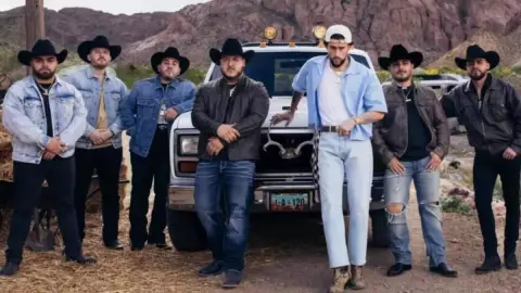 Bad Bunny y Grupo Frontera.