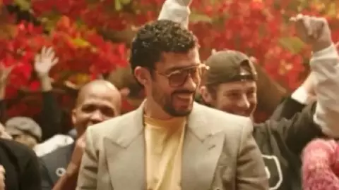 Filtran VIDEO del ensayo de Bad Bunny para el show de medio tiempo del Super Bowl