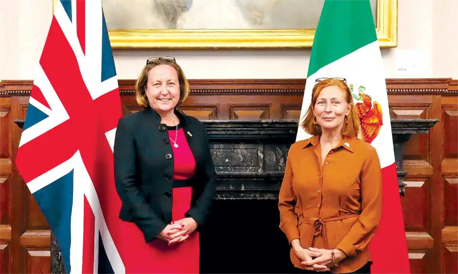 DELOYA-Tatiana-Cloutier_Anne-Marie-Trevelyan_TLCMexUK-SE.jpg