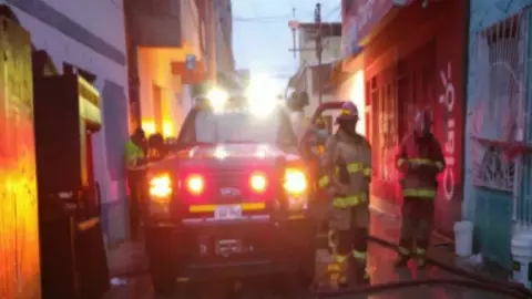 Fiesta termina en tragedia: Mueren 10 JÓVENES en INCENDIO, uno de ellos era el cumpleañero