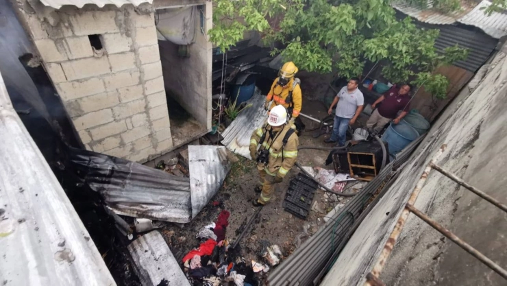 Incendio en Ciudad del Carmen: ¿Qué provocó el siniestro que dejó sin hogar a una familia carmelita y cuál es la colonia afectada?
