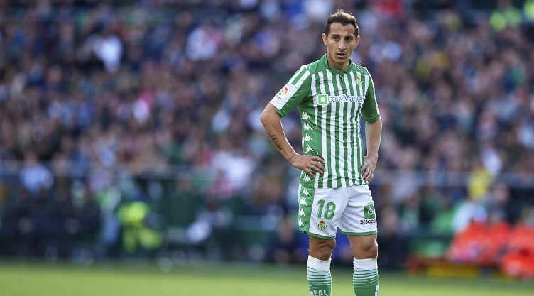 Andrés Guardado con Real Betis