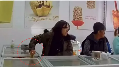 Roban paletas en una heladería del centro de Pachuca