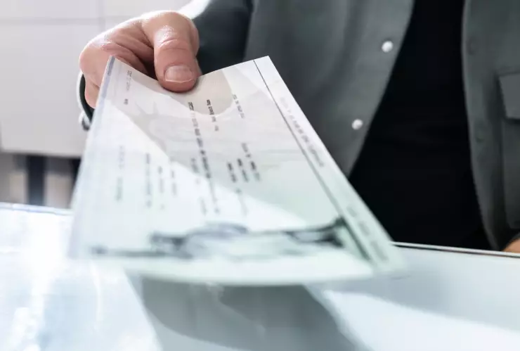 Arizona entregará un cheque de estímulo de 750 dólares que se podrá ampliar.jpg