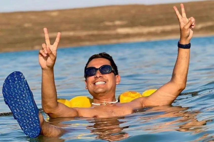 ricardo nadando.jpg