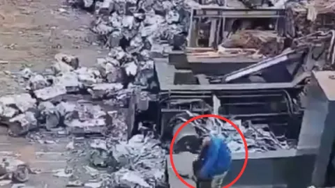 Trabajador sufre accidente en compactadora