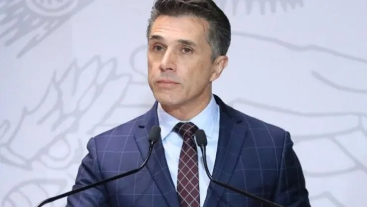 Sergio Mayer cambia de casa y va de pluri por Morena