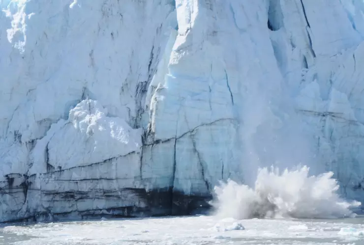 Rescatan a un piloto y dos niños que sobrevivieron a accidente aéreo en Alaska 23 de marzo 2025.png