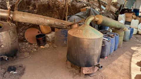 En Durango, descubren laboratorio y pista clandestina escondida en poblado.jpg