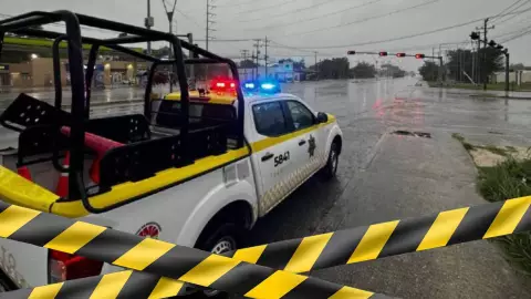 Tráfico por calles cerradas en Cancún HOY 24 de enero de 2025.jpg