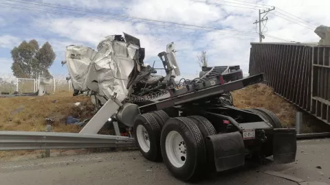 accidente en el trébol de san juan del río querétaro sobre la carretera 57 hoy 5 de diciembre 2024.jpg