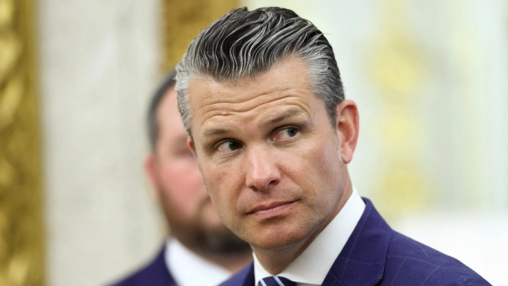 El secretario de Defensa y Salud de Estados Unidos protagonizaron un reto de lagartijas y dominadas para promover la actividad física entre los ciudadanos.