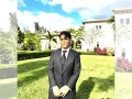 Nodal con traje.jpg