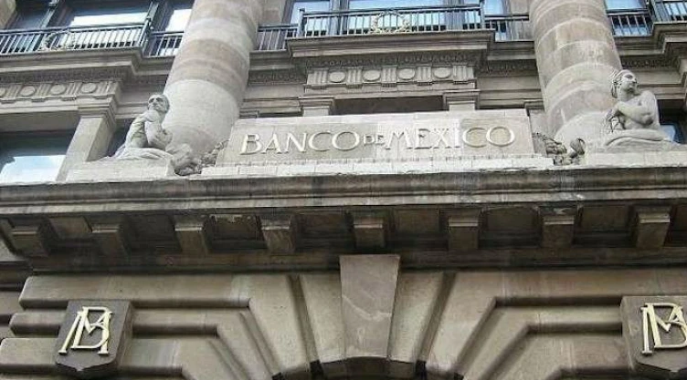 La expectativa de los especialistas para 2015 es de 13.37 pesos, después de la estimación de 13.17 pesos del sondeo anterior