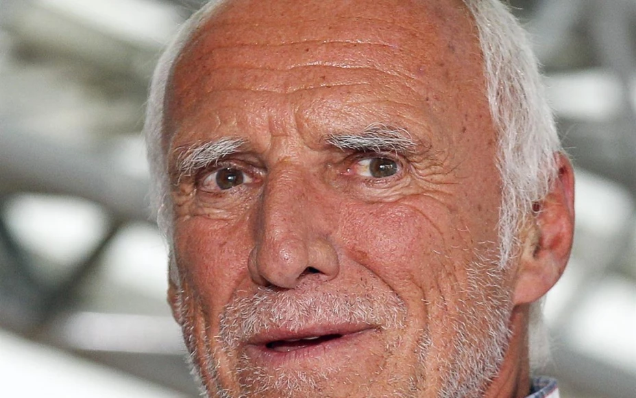 Mateschitz muere dueño de red bull checo perez