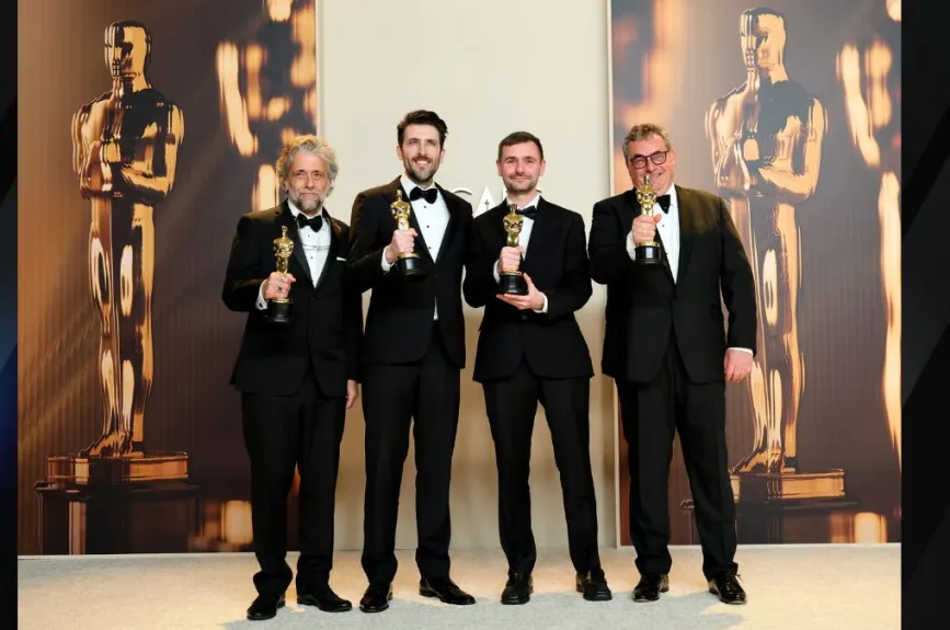 Paul Lambert, Stephen James, Rhys Salcombe y Gerd Nefzer se llevaron el Premio Oscar en la categoría de Mejores Efectos Especiales por ‘Dune 2'. | Foto: Arturo Holmes/WireImage