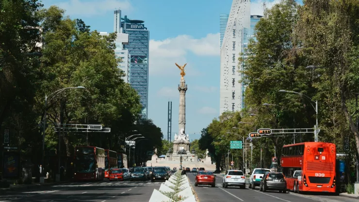 La manera en que puedes recargar tu tarjeta del Metrobús con una tarjeta de débito