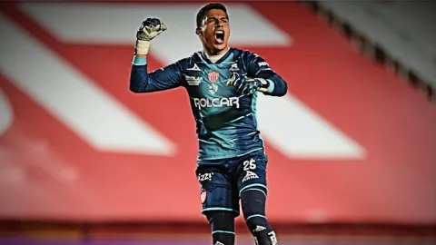 Luis Malag&oacute;n, portero de Necaxa