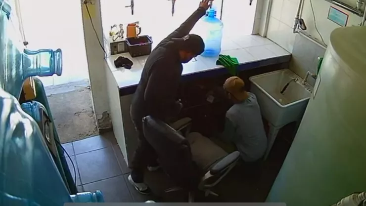 ASALTO EN PURIFICADORA