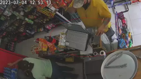 Conocido ladrón en Yucatán es captado robando un celular (VIDEO)