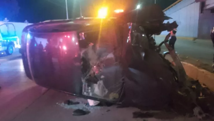 Carretera Torreón-Matamoros Conductor presuntamente se queda dormido y vuelca.jpg