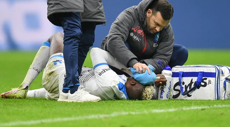 Victor Osimhen será operado de la cara