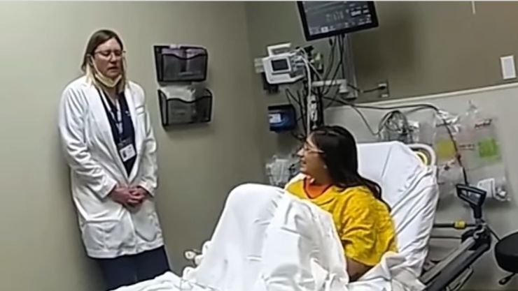 Caso Alexee Trevizo, joven tira a bebé recién nacido en contenedor de hospital.png