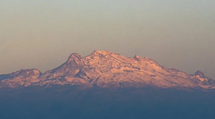 Mujer-Dormida-Puede-despertar-el-Iztaccíhuatl-si-el-volcán-Popocatépetl-hace-erupción