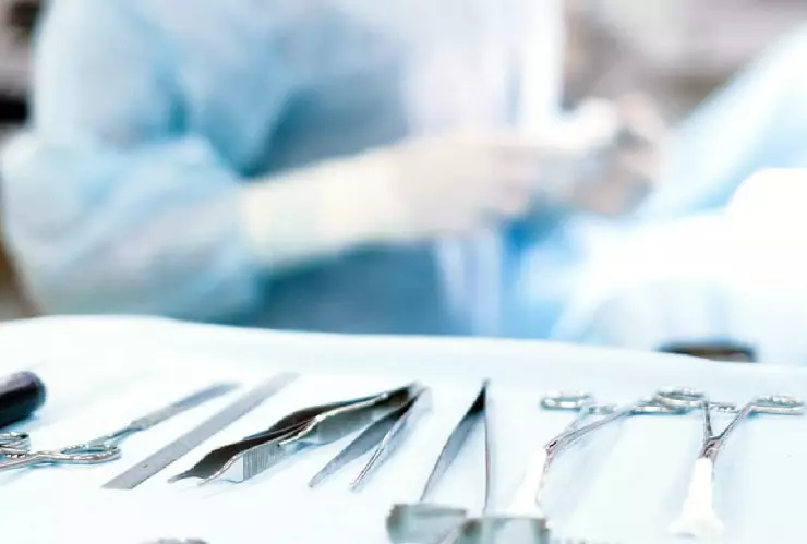 Enfermera muere después de intentar hacer auto liposucción