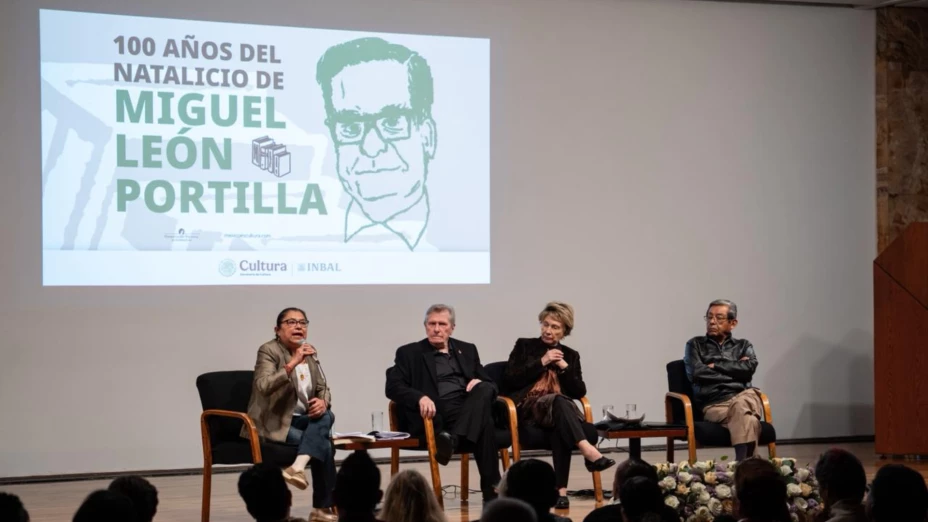 Homenaje a Miguel León-Portilla