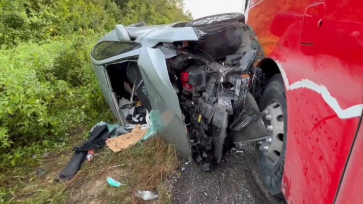 Fuerte carambola en la carretera 307 cerca de Chumpón deja lesionados.jpg