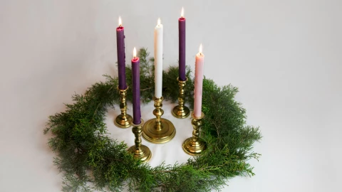 Corona de Adviento 2024: ¿Qué vela se prende el domingo 8 de diciembre?