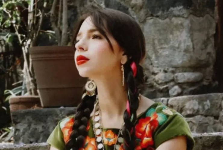 Fan compara a Ángela Aguilar con la Virgen de Guadalupe y desata polémica en redes