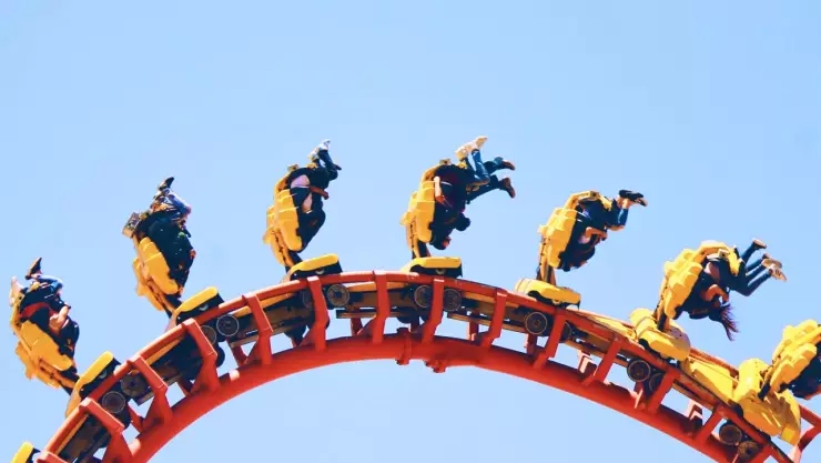 Muere mujer de la tercera edad al caer de montaña rusa en movimiento