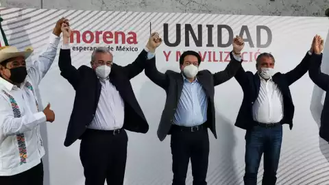 Mario Delgado y candidatos.jpeg