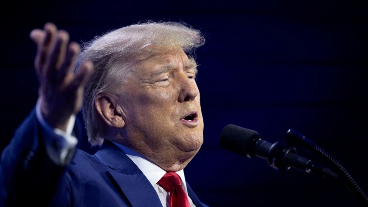 En Estados Unidos fiscales amplian caso penal contra Trump; presentan nuevos cargos contra el expresidente.