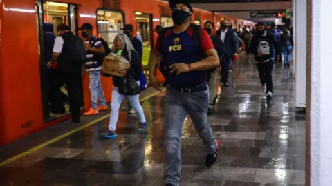 Cae árbol sobre vías del Metro CDMX en la Línea 4