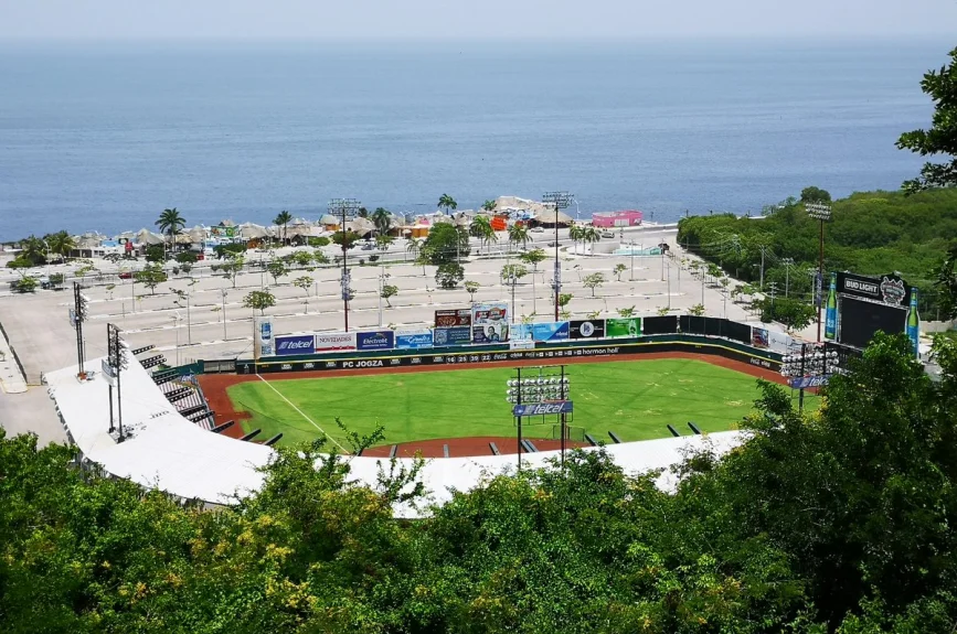 ESTADIO NELSON BARRERA ROMELLÓN