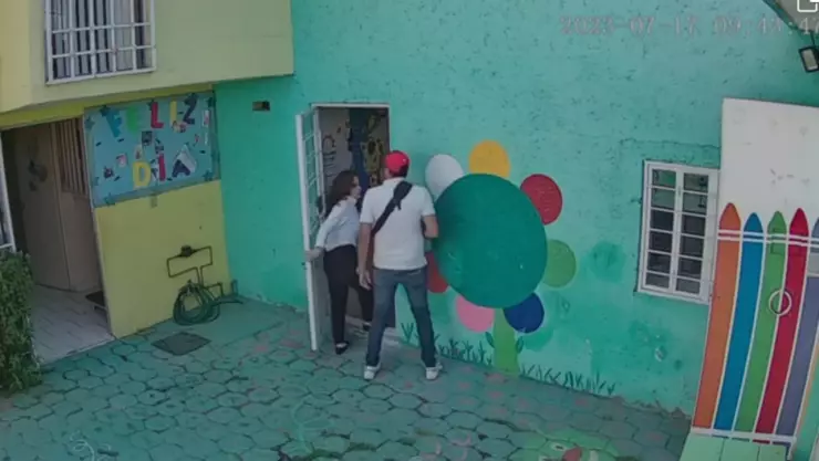 Papá que agredió a maestra kinder niño denuncia