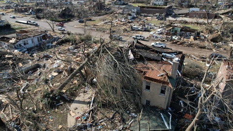 Kentucky tornados emergencia Biden