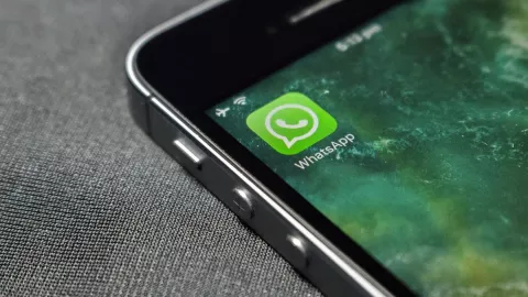 La función que debes desactivar en WhatsApp para no ser estafado