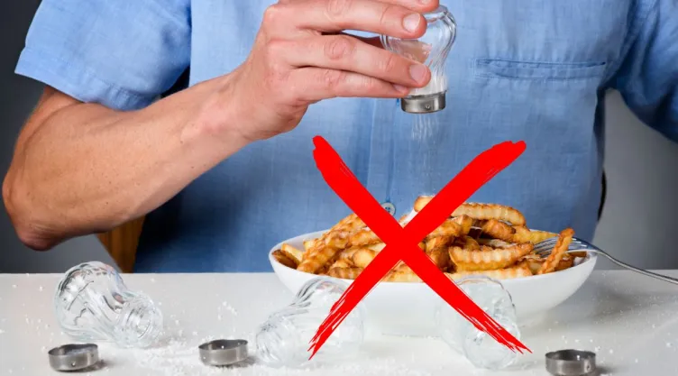 El truco casero para salvar una comida que se saló de más